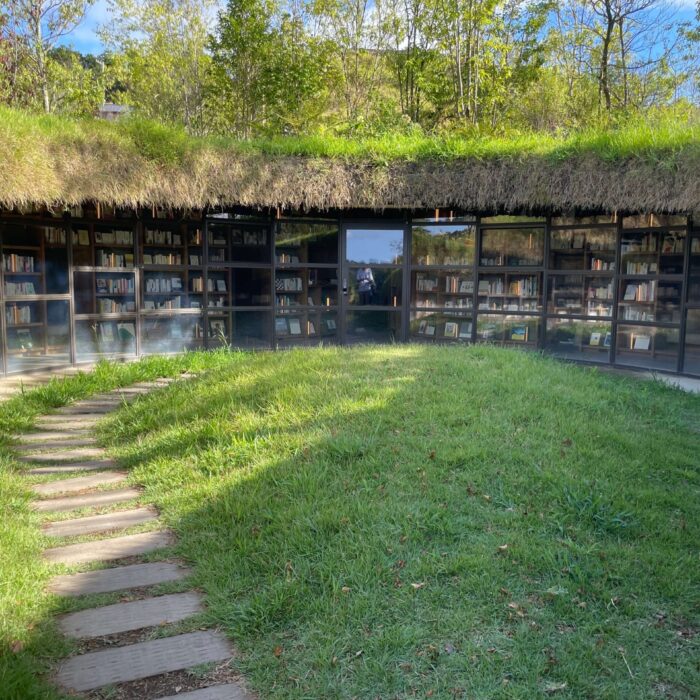 アート巡り　思考する時　徒然とおるの建築まち歩き