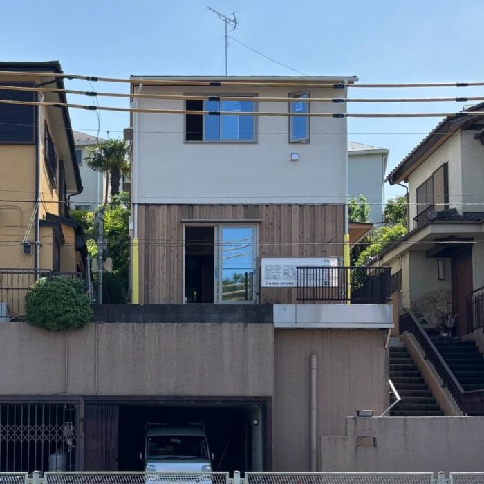 現場の足場払い。住まいの表情、お披露目です