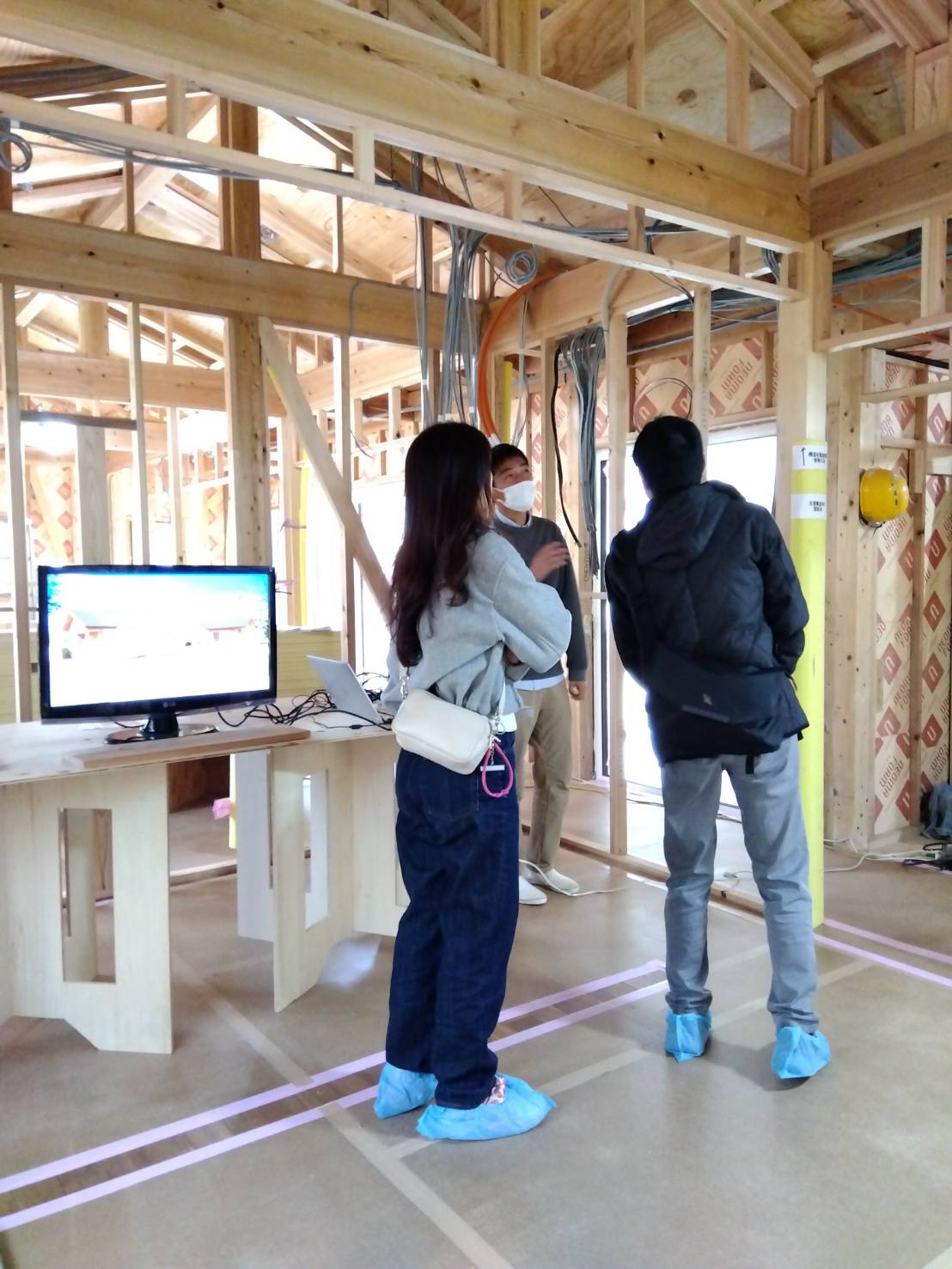 以前の建築中現場見学会の様子