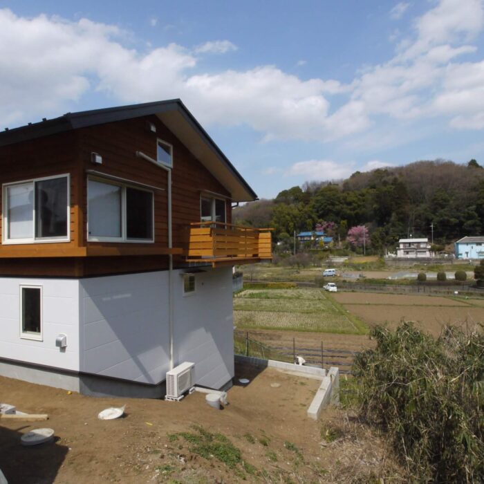 里山の景色と暮らす家～自然と暮らす家族の巣～